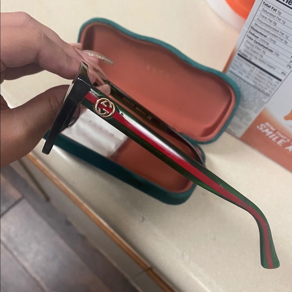 GUCCI SUNGLASSES! - Picture 5 of 7